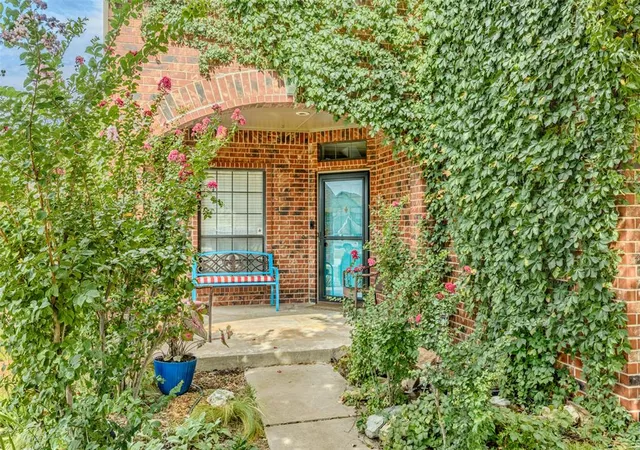 Photo 2 of Sale Pending at 1209 Bradford Pl, Edmond, OK 73012 | MLS# 1245606 | Listing updated on 2026-09-17