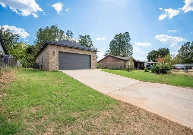 Photo 2 of Single family home for sale at 9606 Ne 3rd St, Midwest City, OK 73130 | MLS# 1245776 | Listing updated on 2026-09-16