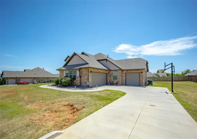 Photo 2 of Single family home for sale at 18392 Chuckwagon Trail, Norman, OK 73072 | MLS# 1245819 | Listing updated on 2026-09-17