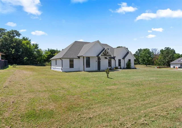 Photo 3 of Single family home for sale at 11939 County Road 3513 Loop, Ada, OK 74820 | MLS# 1246008 | Listing updated on 2026-09-16