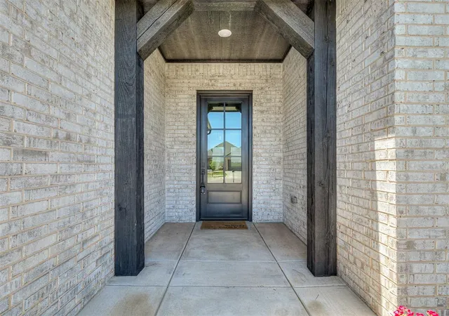 Photo 4 of Single family home for sale at 2217 Los Angeles Ave, Edmond, OK 73034 | MLS# 1246335 | Listing updated on 2026-09-17