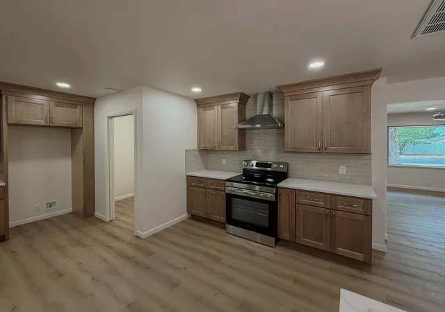 Photo 4 of Single family home for sale at 410 N Bryan St, Weatherford, OK 73096 | MLS# 1246344 | Listing updated on 2026-09-30