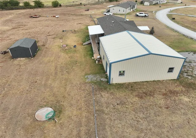 Photo 3 of Single family home for sale at 1426 County Rd 1344, Chickasha, OK 73018 | MLS# 1247153 | Listing updated on 2026-09-17