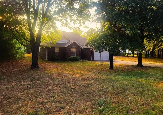 Photo 3 of Single family home for sale at 114 Camaron Dr, Shawnee, OK 74804 | MLS# 1247304 | Listing updated on 2026-09-17