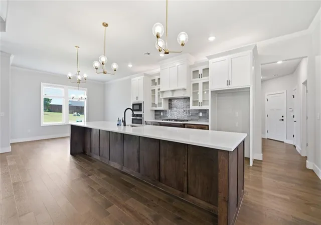 Photo 4 of Single family home for sale at 9921 Oakwood Dr, Edmond, OK 73025 | MLS# 1247515 | Listing updated on 2026-09-16