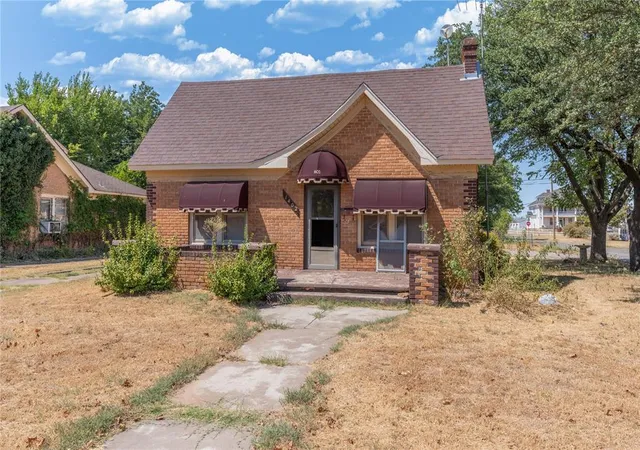 Photo 1 of Single family home for sale at 1402 S 19th Street, Chickasha, OK 73018 | MLS# 1247608 | Listing updated on 2026-09-23