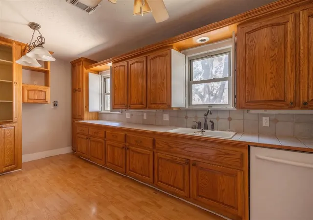 Photo 4 of Single family home for sale at 1402 S 19th Street, Chickasha, OK 73018 | MLS# 1247608 | Listing updated on 2026-09-23