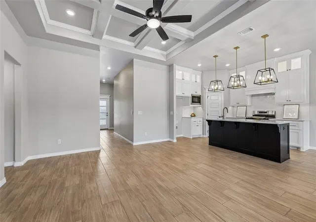 Photo 3 of Single family home for sale at 8125 Mountain Oak Dr, Edmond, OK 73034 | MLS# 1247653 | Listing updated on 2026-09-17