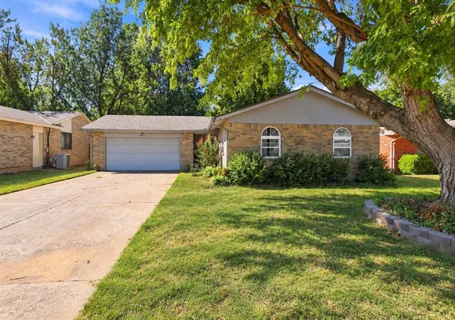 Photo 1 of Sale Pending at 602 Annawood Dr, Yukon, OK 73099 | MLS# 1247805 | Listing updated on 2026-09-09