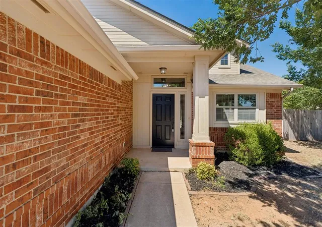 Photo 2 of Sale Pending at 18529 Cola Dr, Edmond, OK 73012 | MLS# 1247899 | Listing updated on 2026-09-18