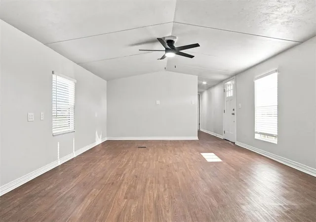 Photo 4 of Sale Pending at 333144 E 1066 Road, Mc Loud, OK 74851 | MLS# 1247983 | Listing updated on 2026-09-16