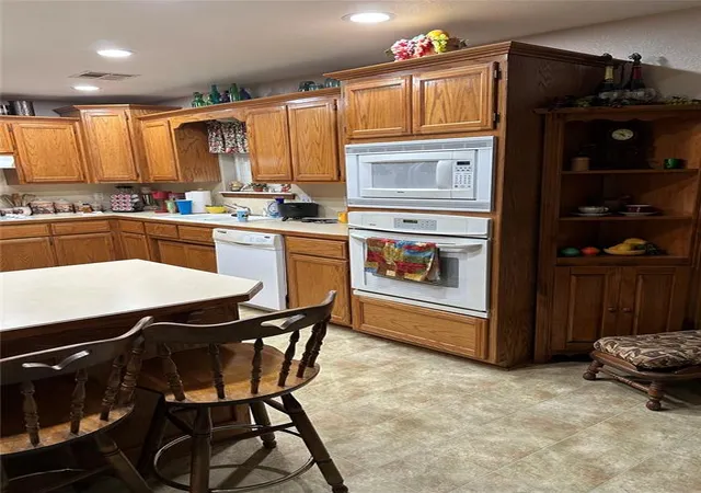 Photo 3 of Single family home for sale at 521 W Roh St, Thomas, OK 73669 | MLS# 1248205 | Listing updated on 2026-10-09