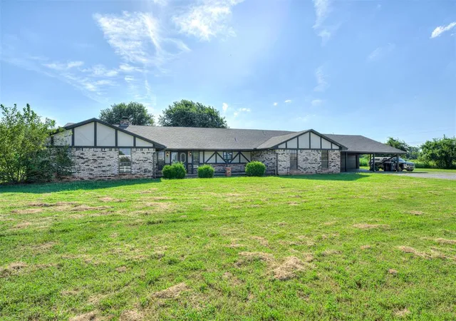 Photo 3 of Single family home for sale at 600 Rancho Ests Blvd, Yukon, OK 73099 | MLS# 1248699 | Listing updated on 2026-09-16
