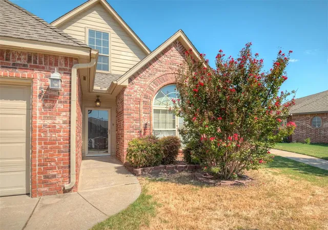 Photo 4 of Single family home for sale at 509 SW 123rd Place, Oklahoma City, OK 73170 | MLS# 1249149 | Listing updated on 2026-09-16