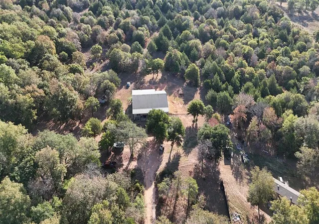 Photo 3 of Single family home for sale at 980438 S Shadowood Dr, Wellston, OK 74881 | MLS# 1249313 | Listing updated on 2026-09-16