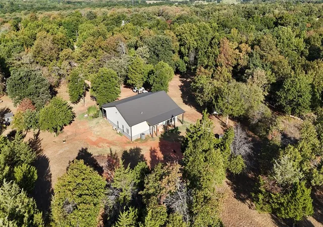 Photo 4 of Single family home for sale at 980438 S Shadowood Dr, Wellston, OK 74881 | MLS# 1249313 | Listing updated on 2026-09-16
