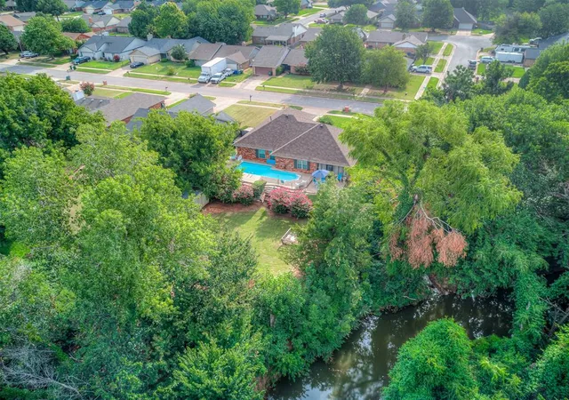 Photo 2 of Single family home for sale at 1725 Still Water Ln, Edmond, OK 73013 | MLS# 1249331 | Listing updated on 2026-09-18