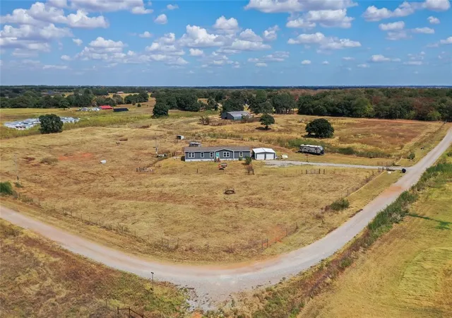Photo 2 of Single family home for sale at 10655 192nd Street, Lindsay, OK 73052 | MLS# 1249336 | Listing updated on 2026-09-22