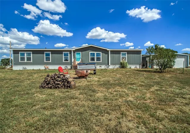 Photo 3 of Single family home for sale at 10655 192nd Street, Lindsay, OK 73052 | MLS# 1249336 | Listing updated on 2026-09-22