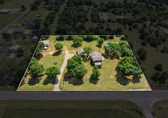 Single family home for sale at 14940 E County Rd 1520, Lindsay, OK 73052 | MLS# 1249427