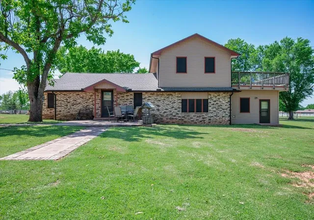 Photo 3 of Single family home for sale at 14940 E County Rd 1520, Lindsay, OK 73052 | MLS# 1249427 | Listing updated on 2026-09-16