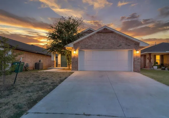Single family home for sale at 1301 Harvest Trl, Yukon, OK 73099 | MLS# 1249459 | Listing updated on 2026-09-18