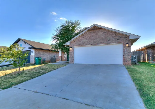 Photo 2 of Single family home for sale at 1301 Harvest Trl, Yukon, OK 73099 | MLS# 1249459 | Listing updated on 2026-09-18