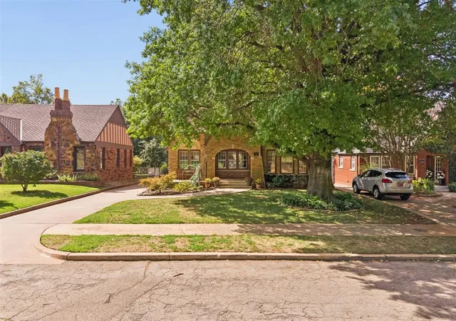 Photo 2 of Single family home for sale at 236 Nw 34th Street, Oklahoma City, OK 73118 | MLS# 1249474 | Listing updated on 2026-09-18