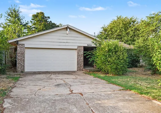 Photo 2 of Single family home for sale at 8604 Nw 91st Street, Oklahoma City, OK 73132 | MLS# 1249513 | Listing updated on 2026-09-17