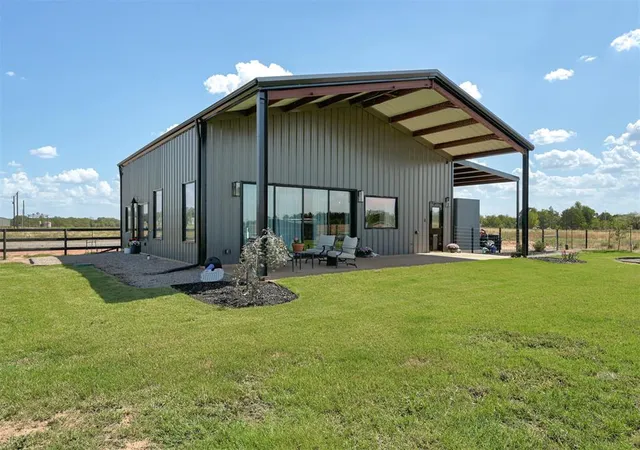 Photo 2 of Single family home for sale at 20352 N 2990 Road, Crescent, OK 73028 | MLS# 1249530 | Listing updated on 2026-09-16