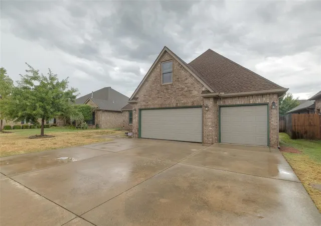 Photo 2 of Single family home for sale at 16412 Old Oak Dr, Edmond, OK 73013 | MLS# 1249590 | Listing updated on 2026-09-18