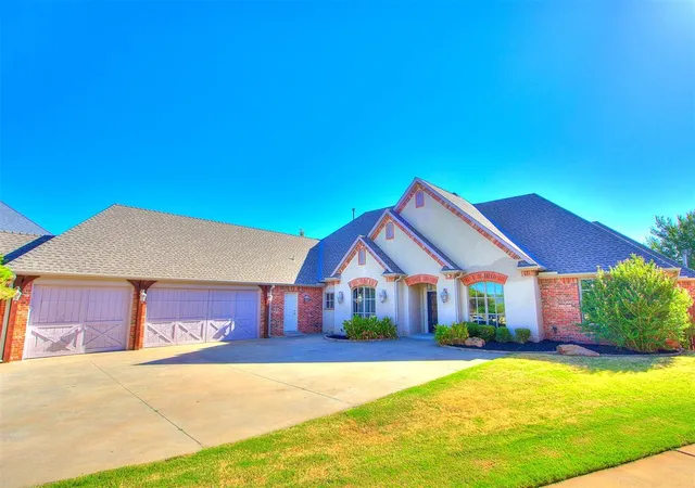 Photo 2 of Single family home for sale at 17200 Osprey Cir, Edmond, OK 73012 | MLS# 1249603 | Listing updated on 2026-09-18