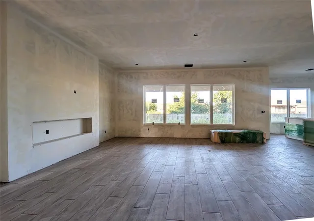 Photo 3 of Single family home for sale at 620 Manzano Dr, Norman, OK 73071 | MLS# 1249677 | Listing updated on 2026-09-18