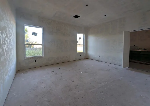 Photo 3 of Single family home for sale at 620 Manzano Dr, Norman, OK 73071 | MLS# 1249677 | Listing updated on 2026-09-18