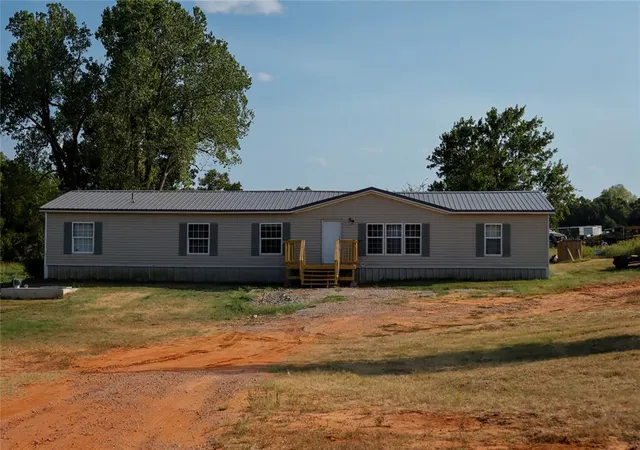 Photo 2 of Single family home for sale at 30589 Parkwood Rd, Mc Loud, OK 74851 | MLS# 1249747 | Listing updated on 2026-09-18