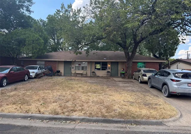 Multi family home for sale at 1932 Cherokee Ln #1934, Norman, OK 73071 | MLS# 1249890
