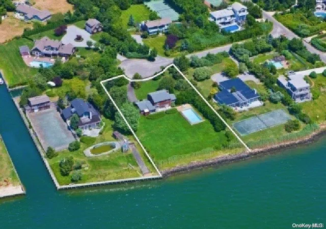 Photo 1 of Single family home for sale at 5 Bayberry Ln, Remsenburg, NY 11960 | MLS# L3542618 | Listing updated on 2026-09-18
