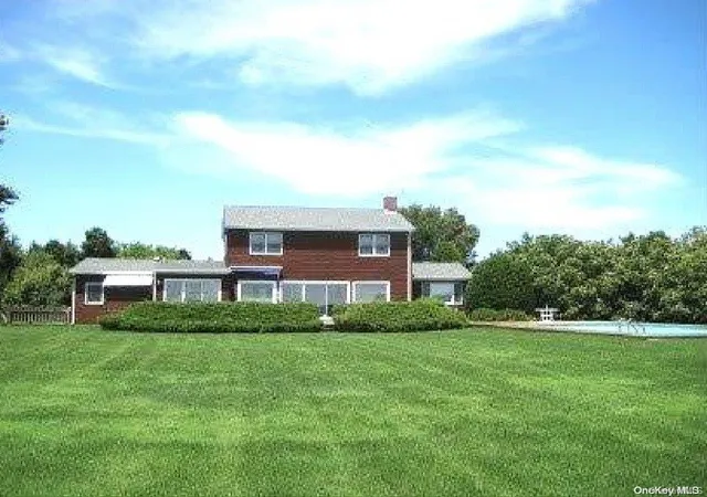 Photo 2 of Single family home for sale at 5 Bayberry Ln, Remsenburg, NY 11960 | MLS# L3542618 | Listing updated on 2026-09-18