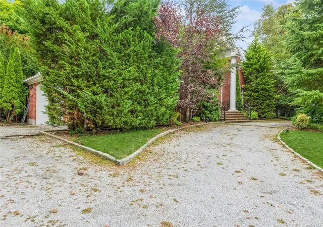 Photo 2 of Single family home for sale at 106 Willow Rd, Woodmere, NY 11598 | MLS# L3582189 | Listing updated on 2026-09-16