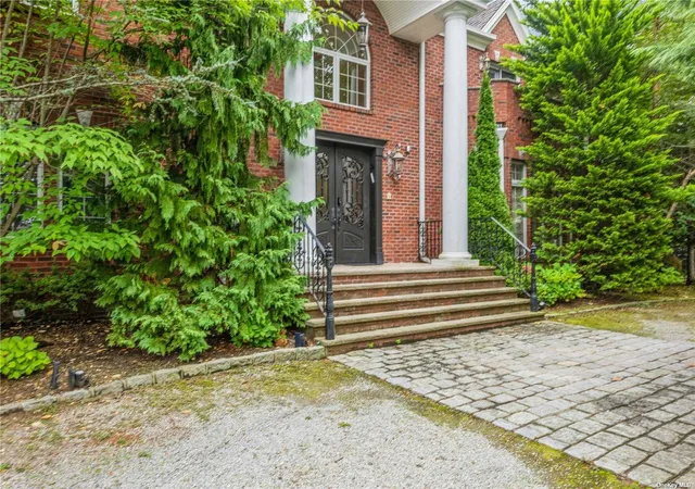 Photo 3 of Single family home for sale at 106 Willow Rd, Woodmere, NY 11598 | MLS# L3582189 | Listing updated on 2026-09-16