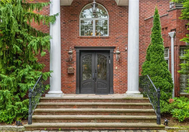 Photo 3 of Single family home for sale at 106 Willow Rd, Woodmere, NY 11598 | MLS# L3582189 | Listing updated on 2026-09-16
