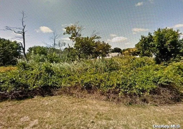 Photo 1 of Sale Pending at 100 Austin, Copiague, NY 11726 | MLS# L3589562 | Listing updated on 2026-09-18