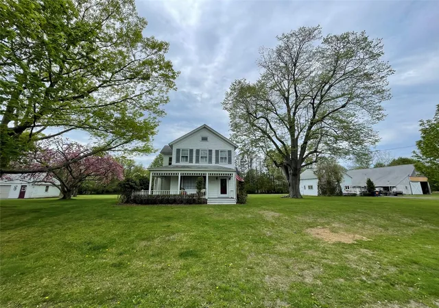 Photo 2 of Single family home for sale at 2055 Boisseau Ave, Southold, NY 11971 | MLS# L3590177 | Listing updated on 2026-10-08