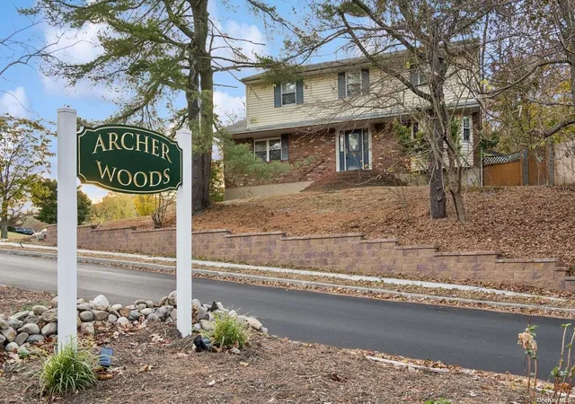 Photo 2 of Sale Pending at 1 Squire Ln, Kings Park, NY 11754 | MLS# L3591524 | Listing updated on 2026-09-18