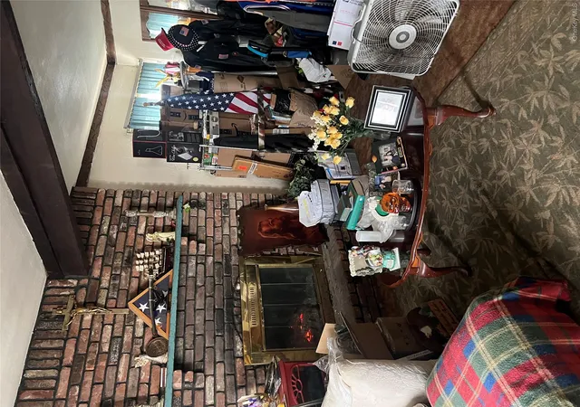 Photo 3 of Sale Pending at 417 N Monroe Ave, Lindenhurst, NY 11757 | MLS# 822329 | Listing updated on 2026-09-18