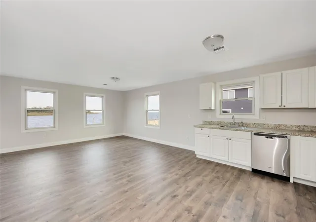 Photo 3 of Sale Pending at 823 Venetian Blvd, Lindenhurst, NY 11757 | MLS# 833159 | Listing updated on 2026-09-18