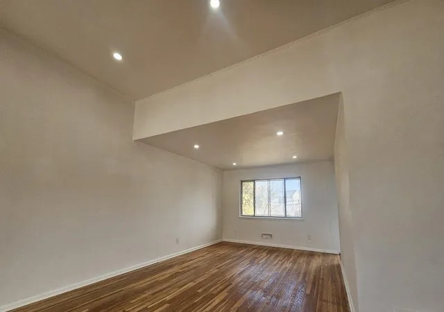 Photo 2 of Sale Pending at 3425 Boller Ave, Bronx, NY 10475 | MLS# 839460 | Listing updated on 2026-09-18