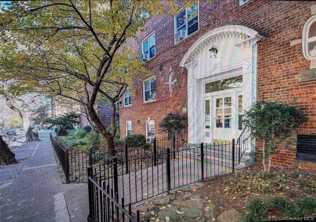 Listing Photo 2 - Condo for sale in building located at 34-15 74Th St, New York City, NY 11372 - Unit #4H