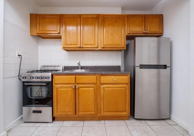 Listing Photo 3 - Condo for sale in building located at 34-15 74Th St, New York City, NY 11372 - Unit #4H