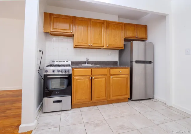 Listing Photo 4 - Condo for sale in building located at 34-15 74Th St, New York City, NY 11372 - Unit #4H